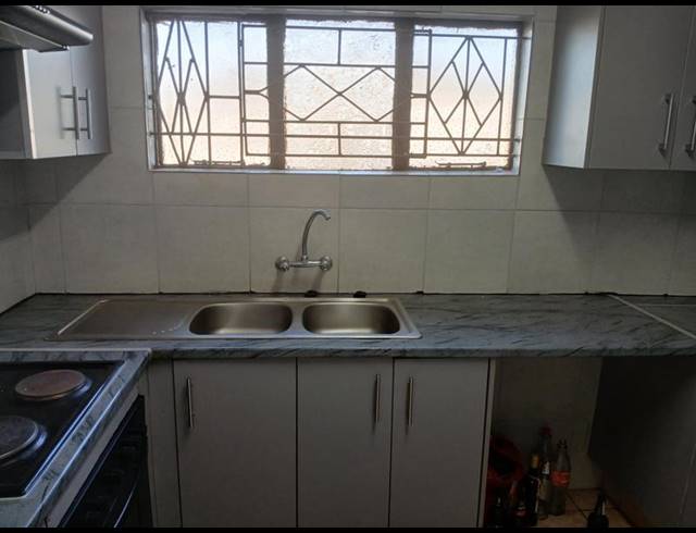 2 BEDROOM PROPERTY TO RENT IN ZAKARIYYA PARK
